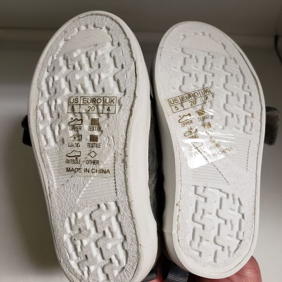 Capelli New York Toddler Fashion Bow Side Zip Sneakers Size 5 - Picture 8 of 9